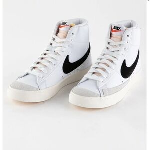 Nike White and Black High-Tops